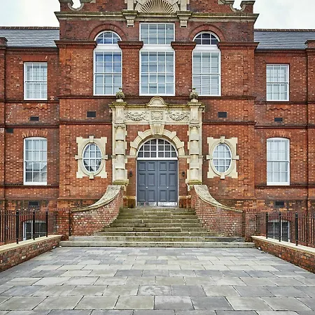 Burkhardt Hall By Esa Apartment Swindon