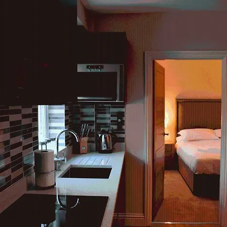 Godwin Court Serviced Apartment Swindon