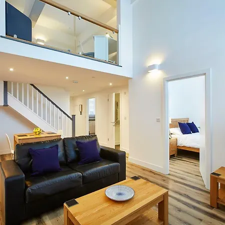 Burkhardt Hall By Viridian Apartment *