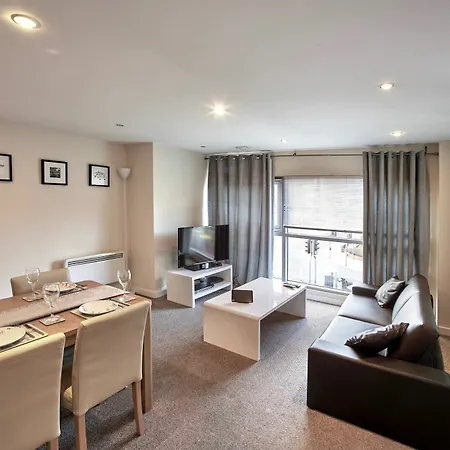 Paramount Apartment Swindon