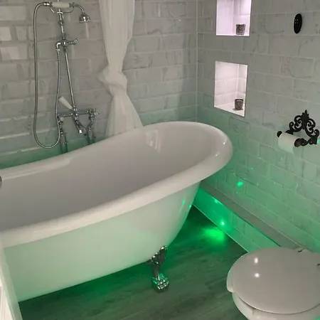 Luxury Panoramic Balcony Swindon