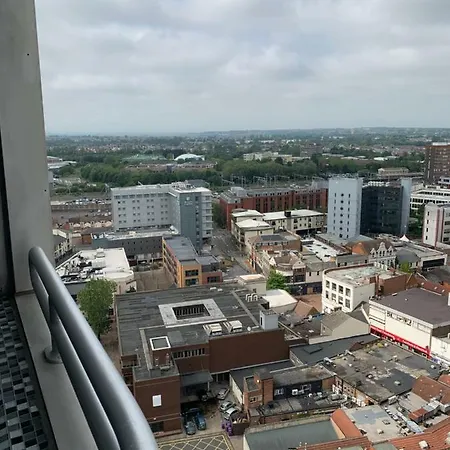 Luxury Panoramic Balcony Apartment *