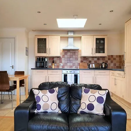 Old Town Central Apartment Swindon
