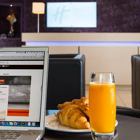 Express West An Ihg Hotel 3*