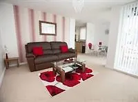 Hamilton Grace - Plaza Swindon