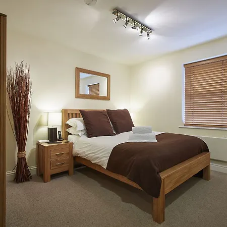 Swan Place By Esa Apartment Swindon