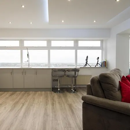 Luxury Panoramic Balcony *
