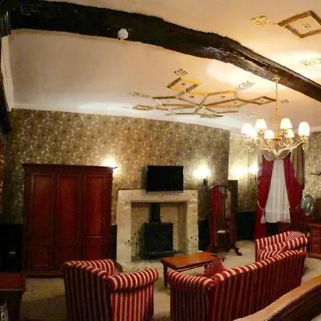 The Old Crown Coaching Pensão