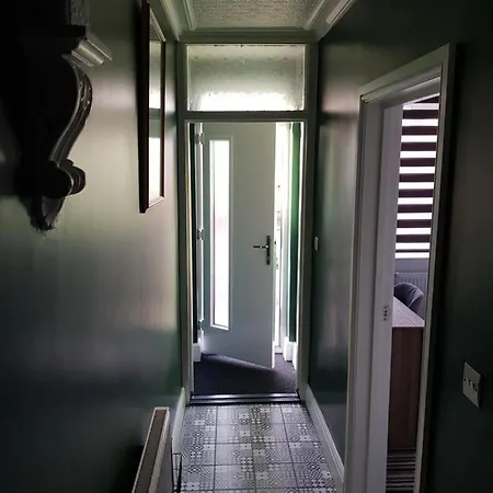 Theobald House - Entercloud9sa * Swindon