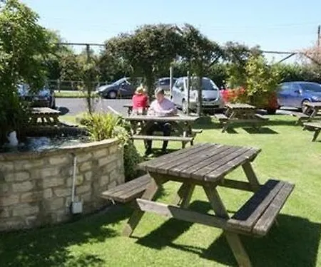 Bolingbroke Arms & Swindon