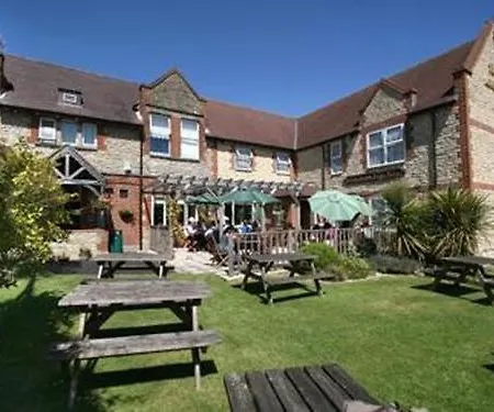 Bolingbroke Arms & 3*