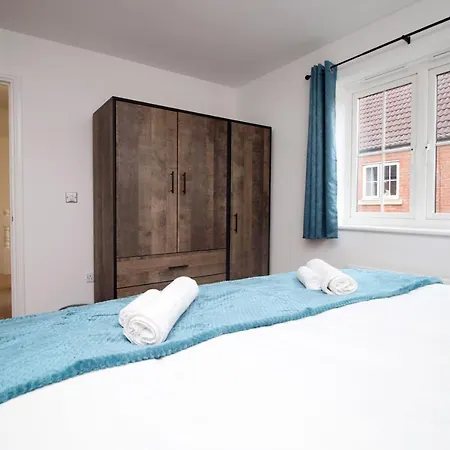 Holiday home Delft - Spacious Home, High Speed Wi-fi, Free Parking, Terrace
