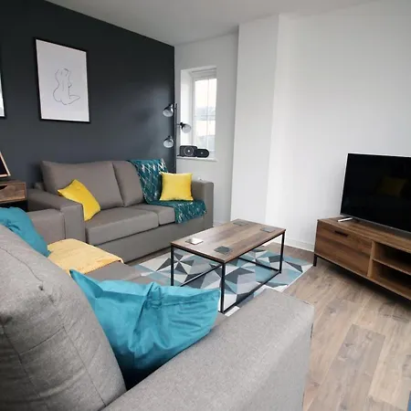 Holiday home Delft - Spacious Home, High Speed Wi-fi, Free Parking, Terrace