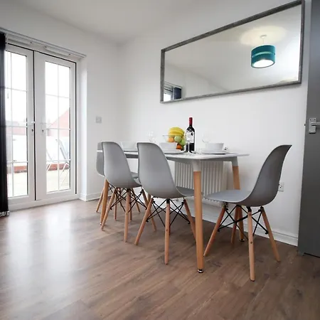 Holiday home Delft - Spacious Home, High Speed Wi-fi, Free Parking, Terrace