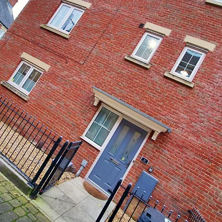 Delft - Spacious Home, High Speed Wi-fi, Free Parking, Terrace Holiday home