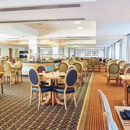 Alexandra House 4* Swindon
