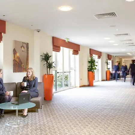Hotel Alexandra House Swindon