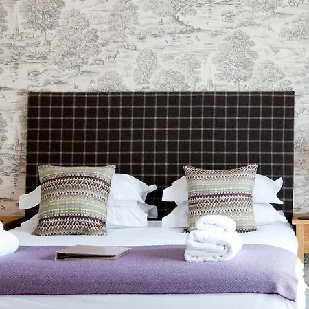 The White Hart, Wroughton 3*