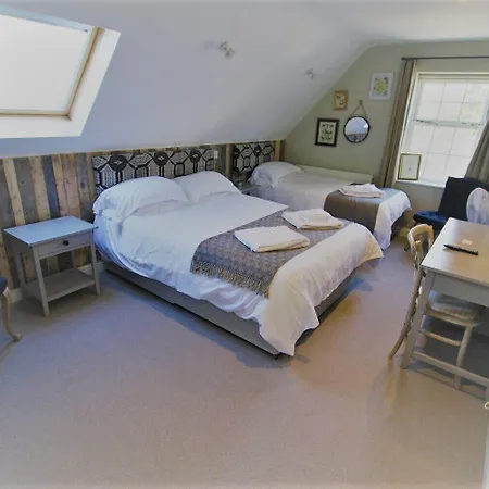 The Tawny Owl 4* Swindon