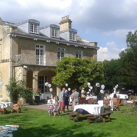 Country house Chiseldon House