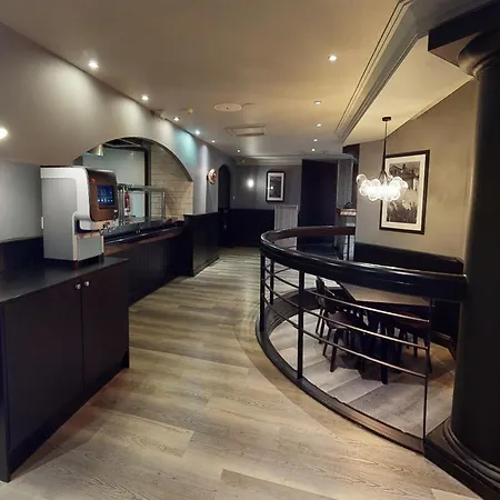 Village 3* Swindon