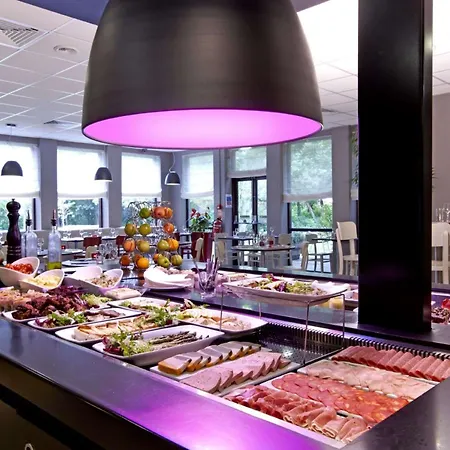 Campanile Hotel 3*
