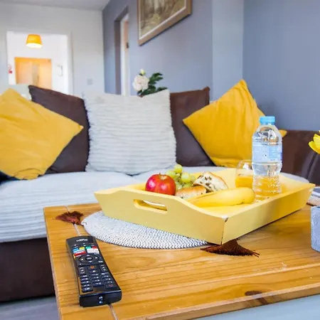 Longfield - Free Parking Apartment *