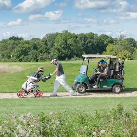 The Wiltshire Hotel, Golf And Leisure 3*