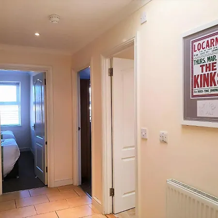 Old Town Apartment *
