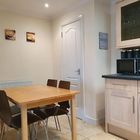Old Town Apartment Swindon