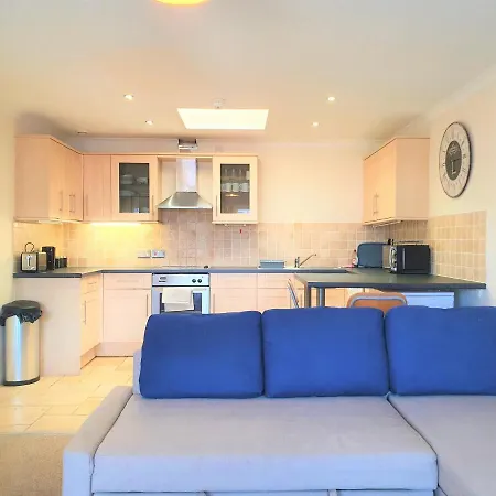 Old Town Apartment Swindon