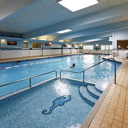 Hotel South Marston And Leisure Club 3*