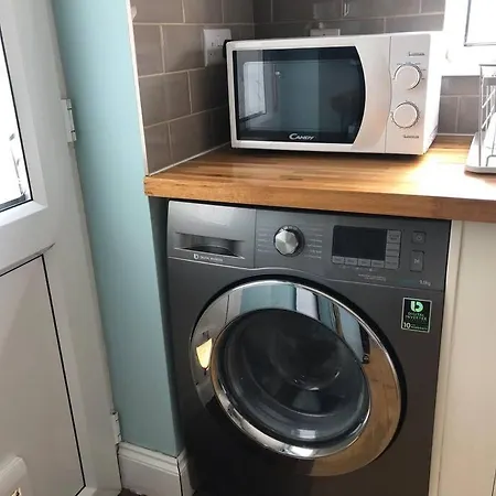 Edinburgh Street - Beautiful House With Free Parking And Wifi, Equipped With Comfy Furnitures Holiday home *