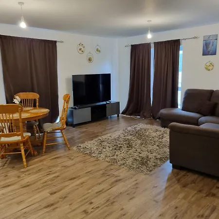 A Spacious And Hearty 2bd Apartment *
