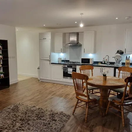 A Spacious And Hearty 2bd *