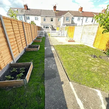 Edinburgh Street - Beautiful House With Free Parking And Wifi, Equipped With Comfy Furnitures Holiday home *