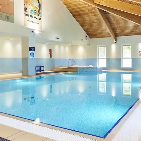 Alexandra House Hotel 4*