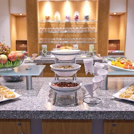 Alexandra House Hotel 4*