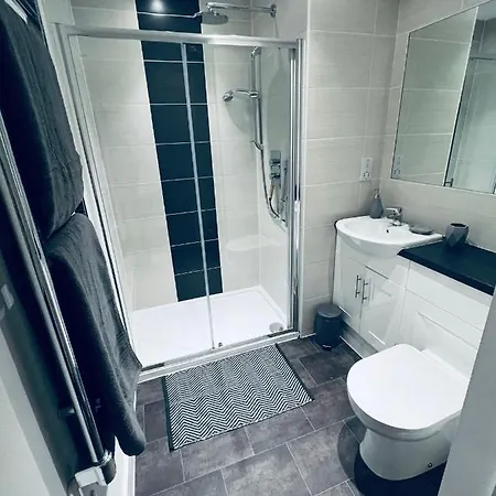 Burkhardt Hall- Parking Included- Sleeps 4