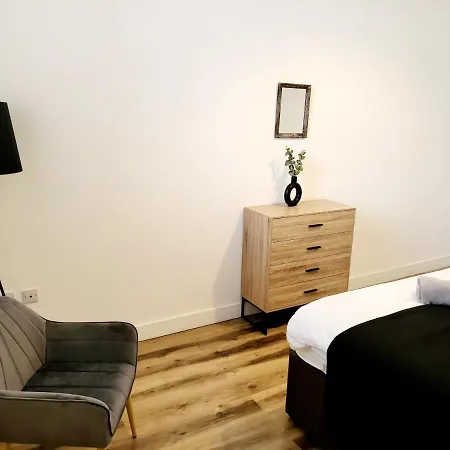 Burkhardt Hall- Parking Included- Sleeps 4