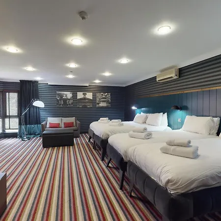 Hotel Village Swindon