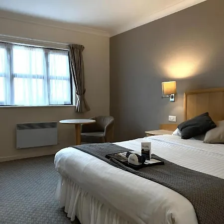 The Wiltshire Hotel, Golf And Leisure