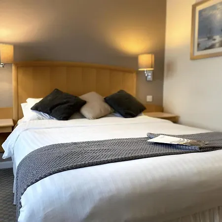 The Wiltshire Hotel, Golf And Leisure