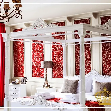 Inn The Old Crown Coaching 3*