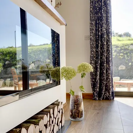 The Owl Barn Wiltshire - Sarsen Apartment Swindon