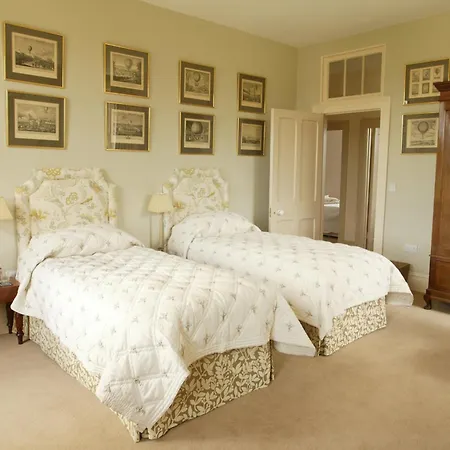 Bed & Breakfast Overtown Manor Swindon