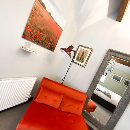 Helen Browning's Royal Oak Inn 4*