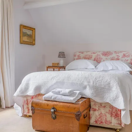 Overtown Manor Bed & Breakfast Swindon