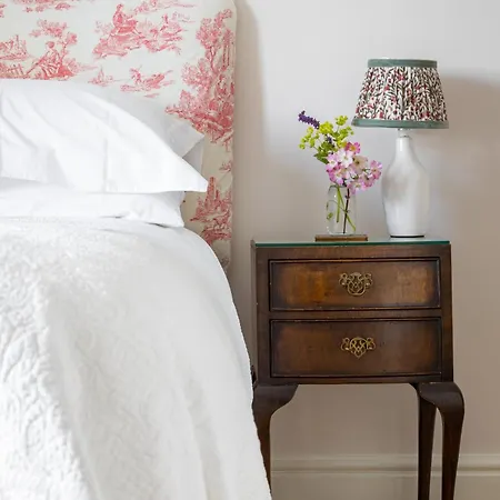 Overtown Manor 5* Swindon