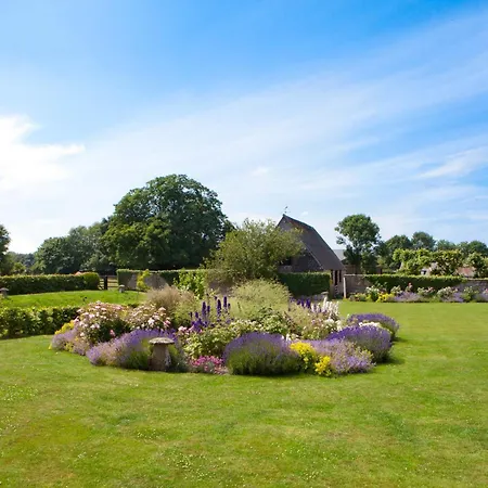 Overtown Manor Bed & Breakfast Swindon